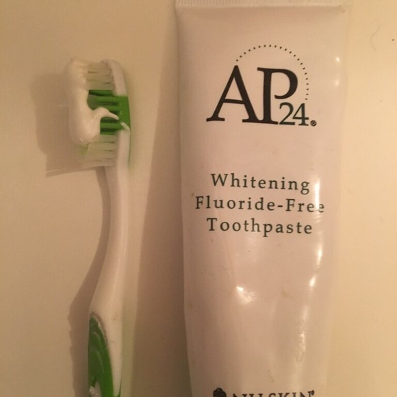Free toothpaste - Picture 3 of 3
